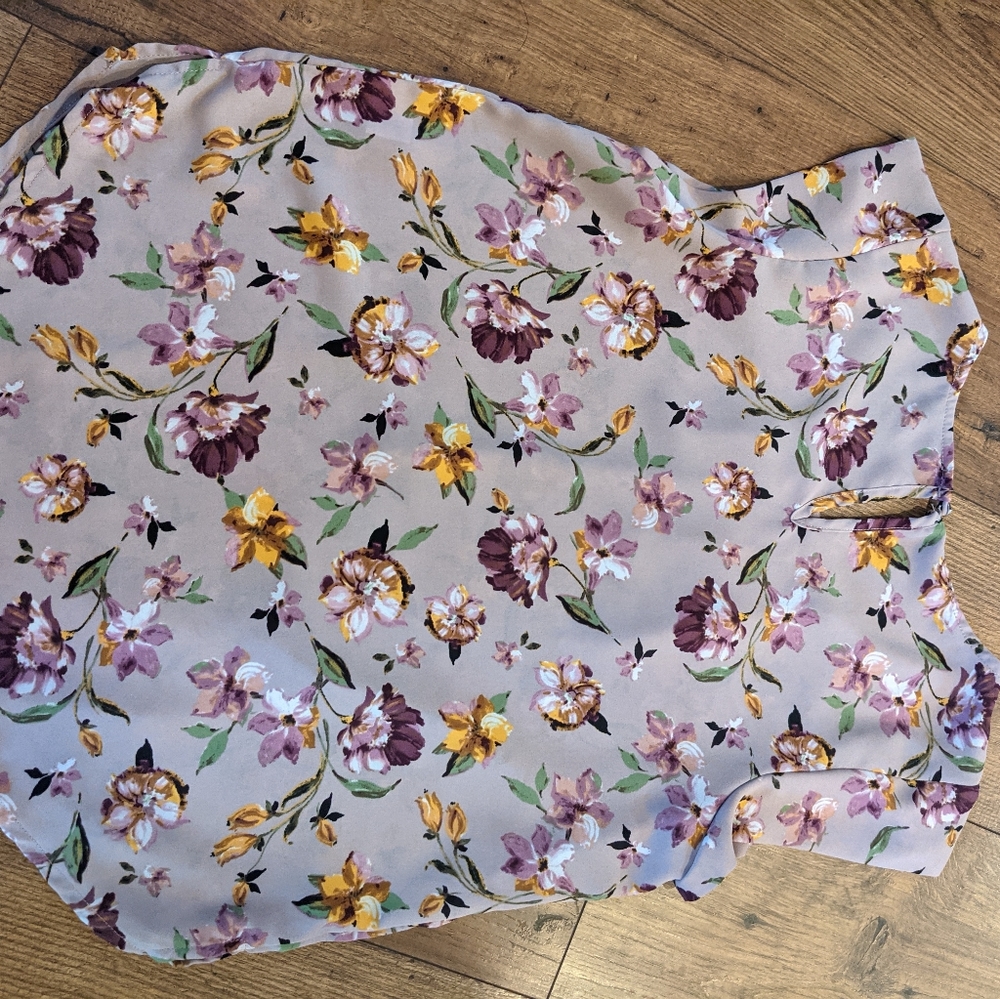 Top - Picture 3 of 5